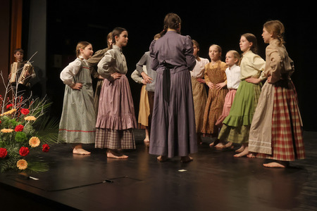 Območno srečanje otroških folklornih skupin RINGARAJA 11 Foto Ljubo Vukelič